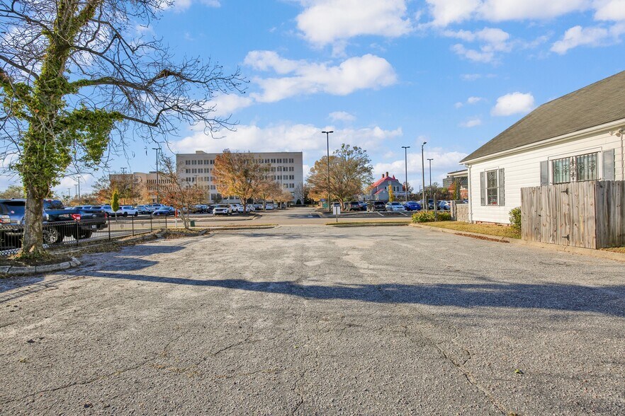 More Photos Of 115 S Cool Spring St, Fayetteville Office For Lease