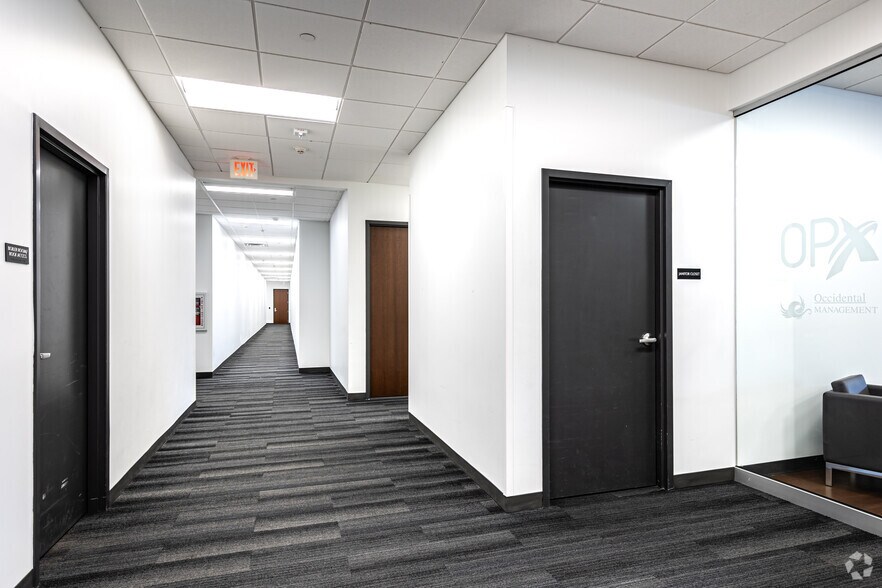 More Photos Of 6800 W 115th St, Overland Park Coworking Space