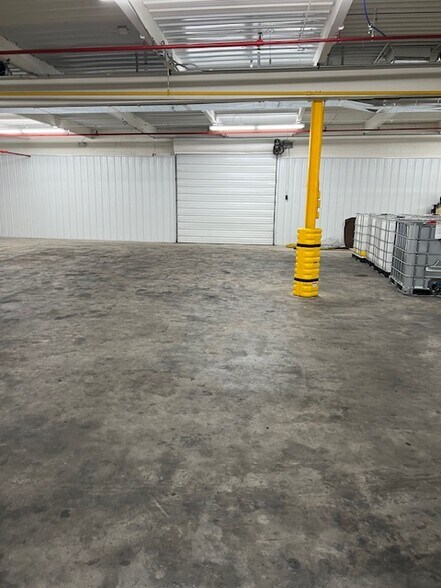 More Photos Of 1243 E Garner Bagnal Blvd, Statesville Warehouse For Lease