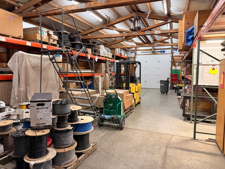 More Photos Of 750 SW Bailey Ave, Hillsboro Manufacturing For Lease