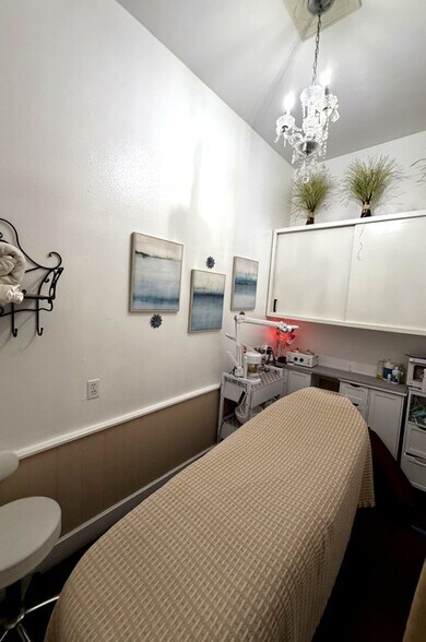 More Photos Of 106 East St, Hutto Office For Lease