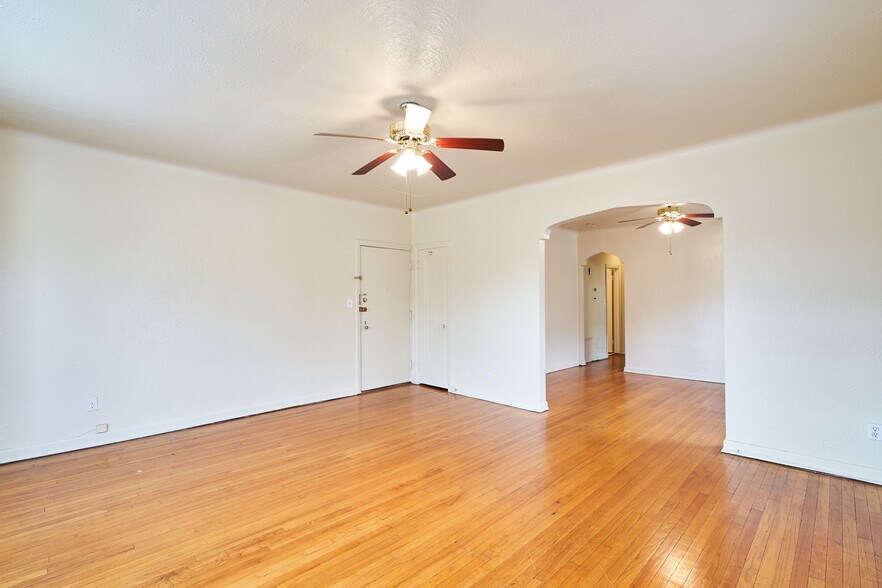 More Photos Of 3016 S Moreland Blvd, Cleveland Multifamily For Sale