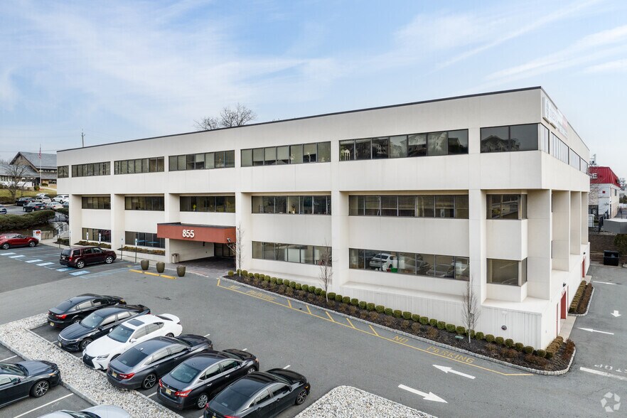 Primary Photo Of 855 Valley Rd, Clifton Medical For Lease