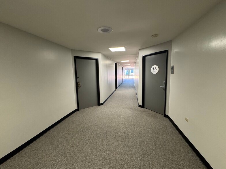 More Photos Of 2040 S Santa Cruz St, Anaheim Loft Creative Space For Lease