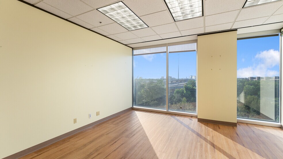 More Photos Of 9101 Lyndon B Johnson Fwy, Dallas Office For Lease