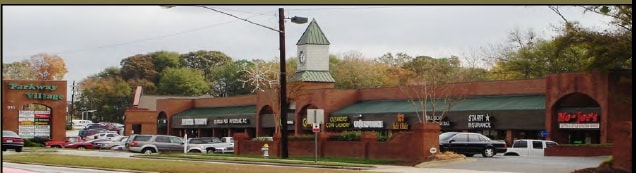 More Photos Of 526 Forest Pky, Forest Park Unknown For Lease