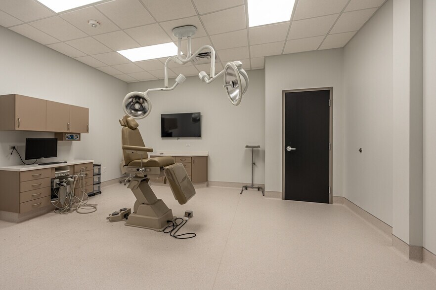 More Photos Of 10120 Calumet Ave, Munster Medical For Lease