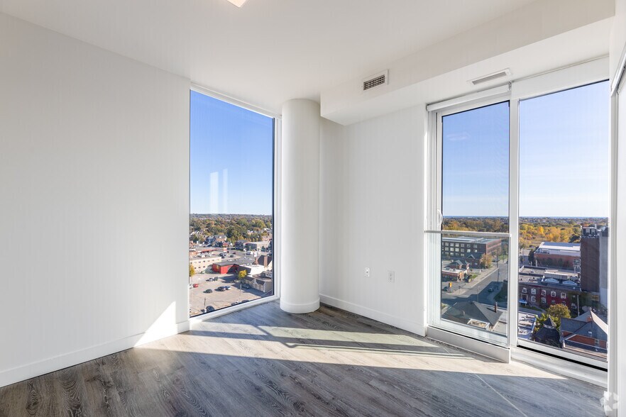 More Photos Of 100 Bond St E, Oshawa Apartments For Lease