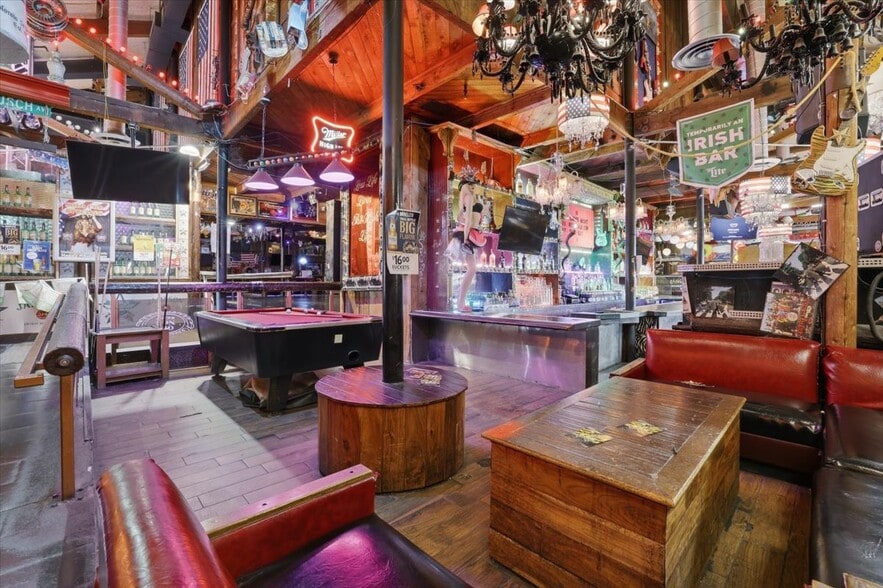 More Photos Of 3330 N Academy Blvd, Colorado Springs Bar For Sale