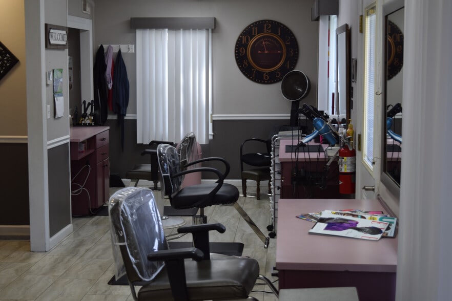 More Photos Of 9529 Pflumm Rd, Lenexa General Retail For Sale