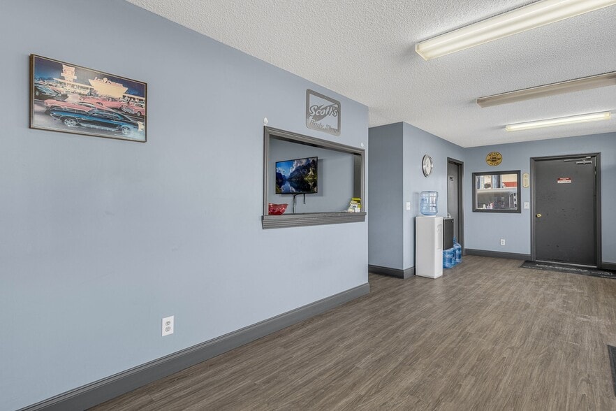 More Photos Of 13817 E Wade Hampton Blvd, Greer General Retail For Sale