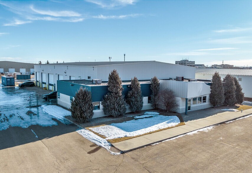 More Photos Of 1203 4th St, Nisku Manufacturing For Lease