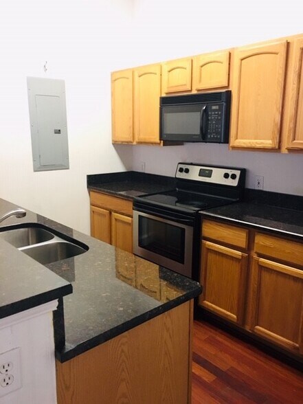 More Photos Of 14 S 15th St, Richmond Storefront Retail Residential For Sale