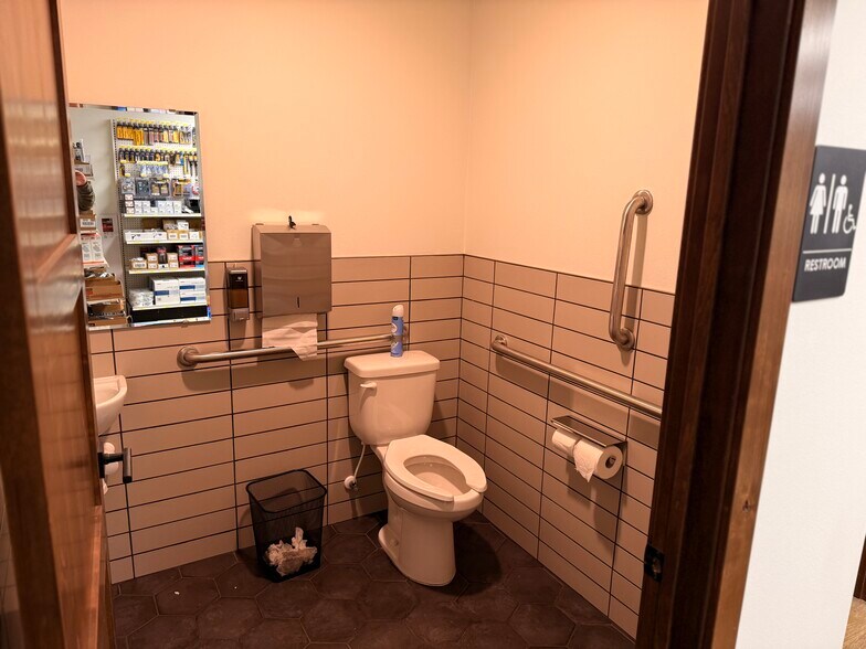 More Photos Of 5936 53rd Ave, Fargo Warehouse For Sale