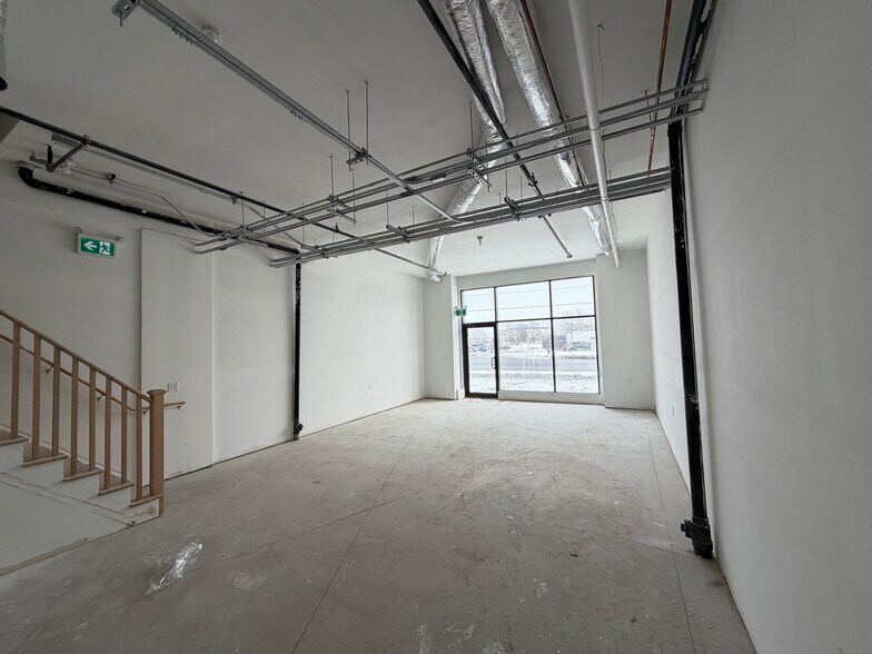 More Photos Of 200 Dissette St, Bradford West Gwillimbury Apartments For Lease