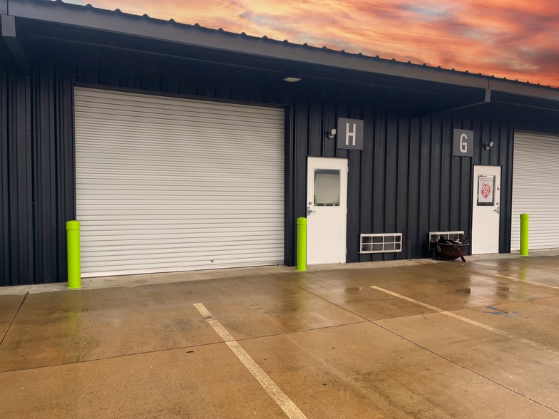 More Photos Of 2920 Wyndham Industrial Dr, Opelika Distribution For Lease