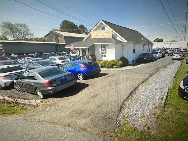 More Photos Of 103 Pegram Ln, Fredericksburg General Retail For Sale