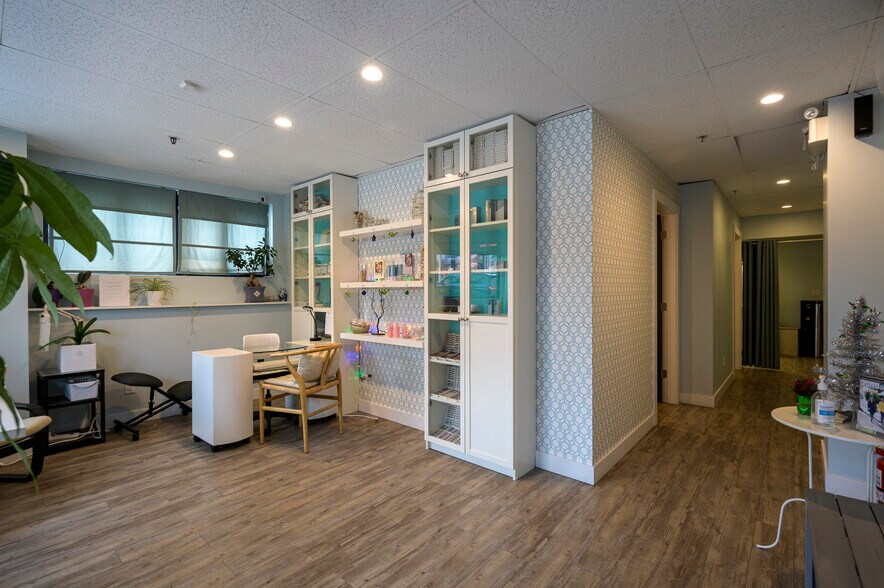 More Photos Of 3291 Dunbar St, Vancouver Apartments For Sale