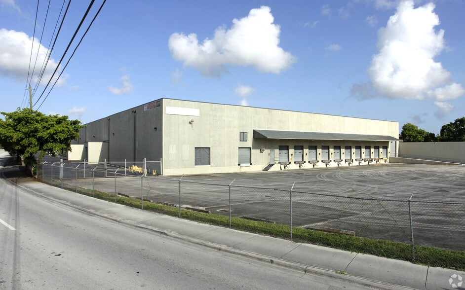 More Photos Of 6891 NW 74th St, Medley Manufacturing For Lease