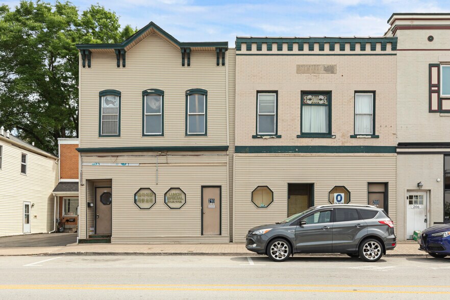 More Photos Of 208 Main St, Lemont Storefront Retail Residential For Lease