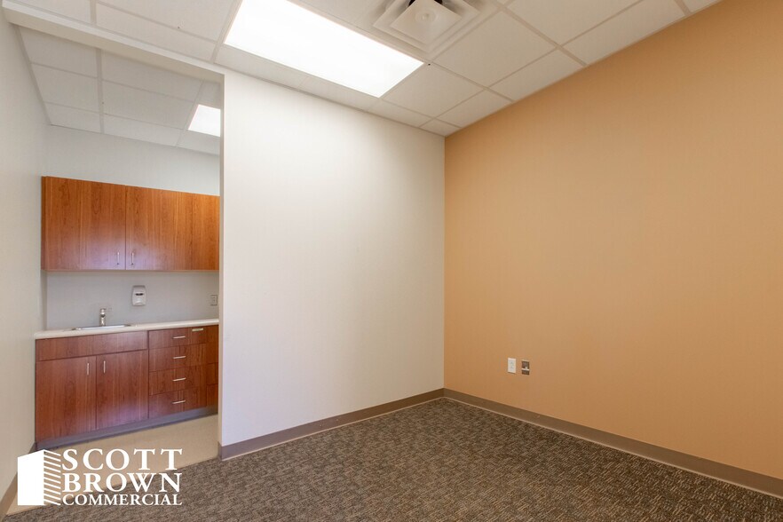 More Photos Of 2700 Village Pky, Highland Village Office For Lease