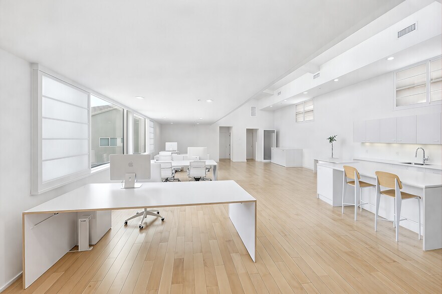 More Photos Of 2100 Abbot Kinney Blvd, Venice Loft Creative Space For Lease