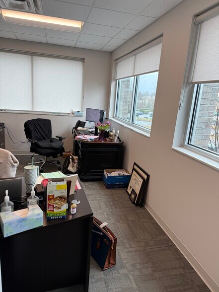 More Photos Of 10160 Parkside Dr, Knoxville Office For Lease