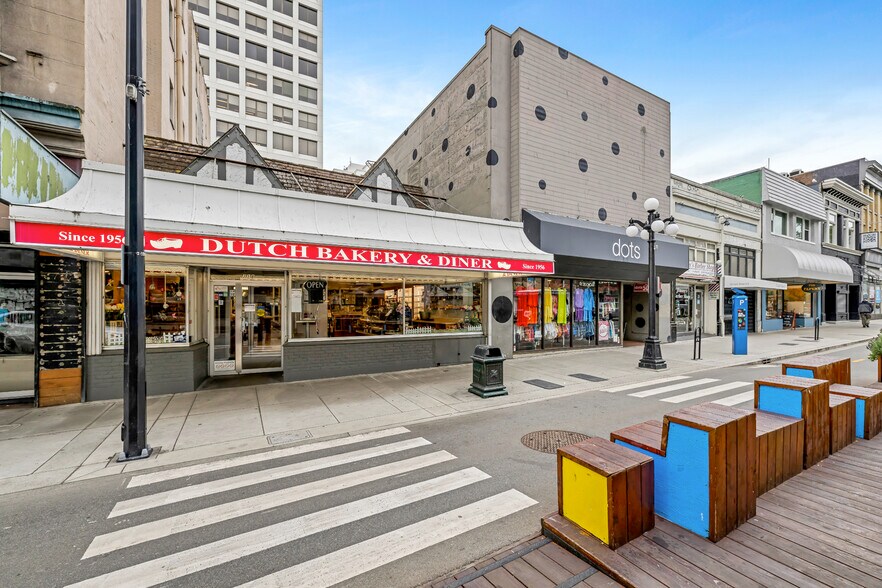 More Photos Of 716 Fort St, Victoria Storefront For Sale