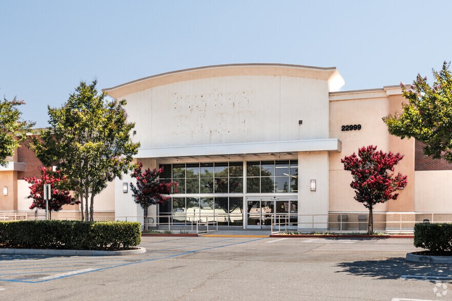 More Photos Of 22999 Savi Ranch Pky, Yorba Linda Department Store For Lease