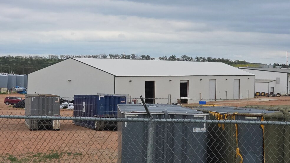 More Photos Of 3711 4th Ave NE, Watford City Truck Terminal For Sale
