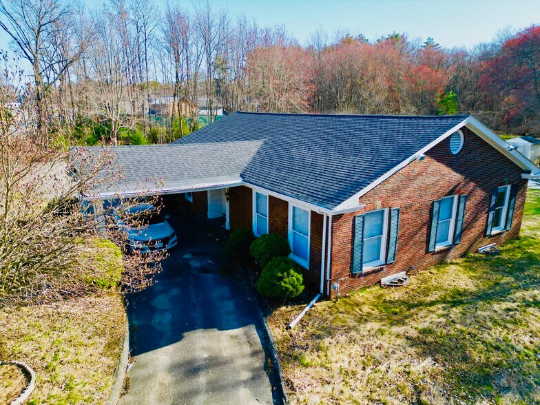 More Photos Of 55 Lafayette Rd, Salisbury Flex For Sale