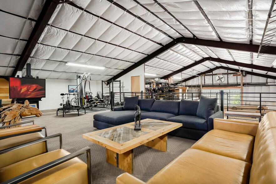 More Photos Of 950 Simms St, Golden Industrial For Lease