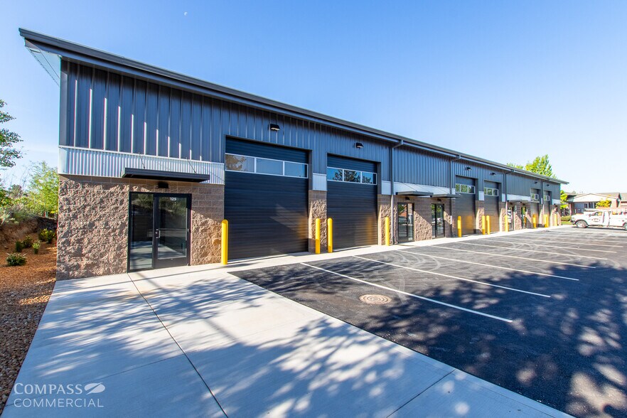 More Photos Of 2754 SW 6th St, Redmond Warehouse For Lease