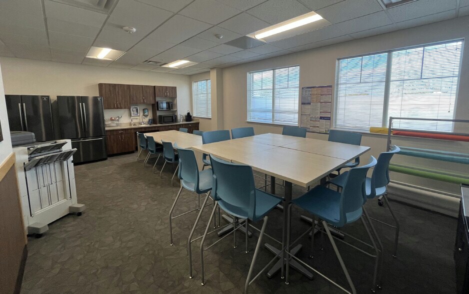 More Photos Of 7640 Westgate Dr, Windsor Office For Sale