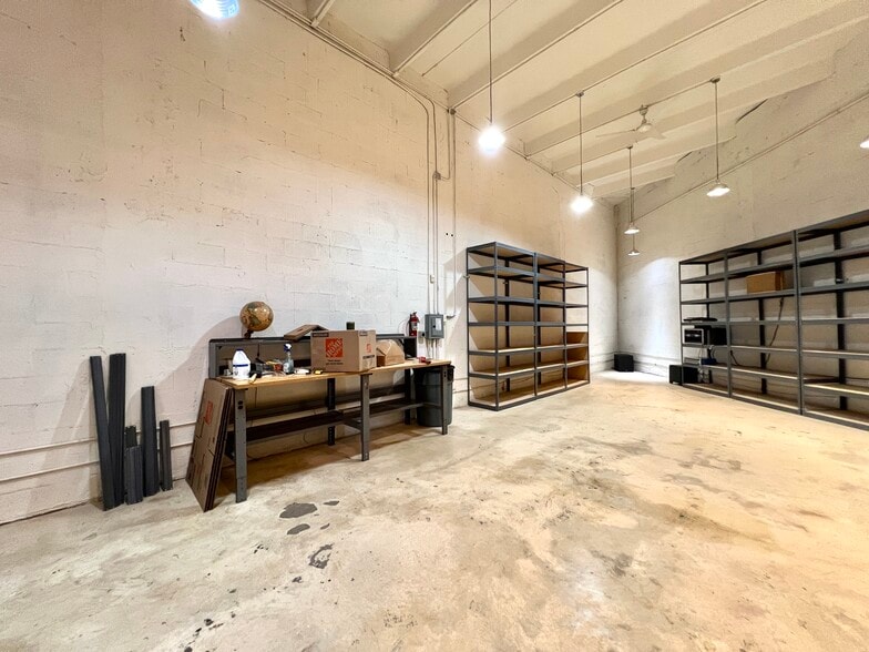 More Photos Of 4825-4829 SW 75th Ave, Miami Warehouse For Lease