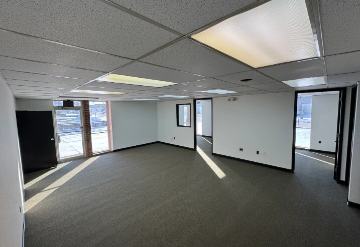 More Photos Of 34150 Industrial Rd, Livonia Warehouse For Lease