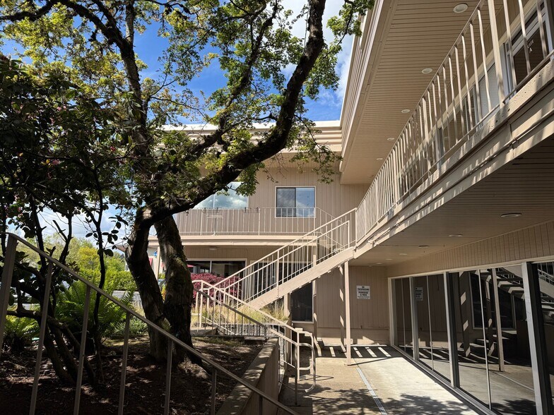 More Photos Of 2643-2655 Willamette St, Eugene Storefront Retail Office For Lease