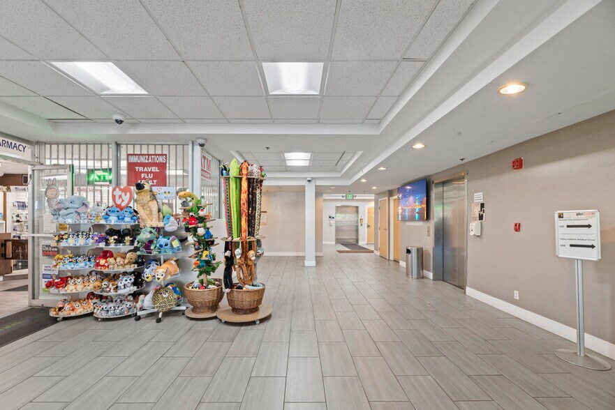 More Photos Of 5353-5363 Balboa Blvd, Encino Medical For Lease