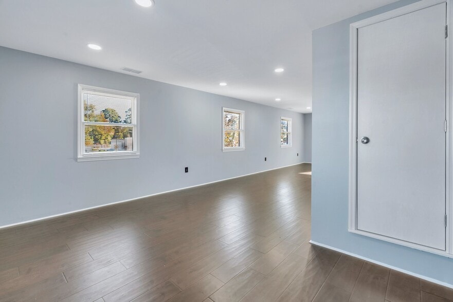 More Photos Of 4809 Augusta Rd, Savannah Storefront Retail Office For Sale