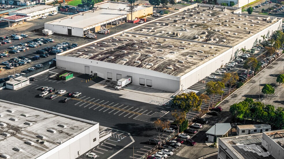More Photos Of 525 Maple Ave, Torrance Distribution For Lease