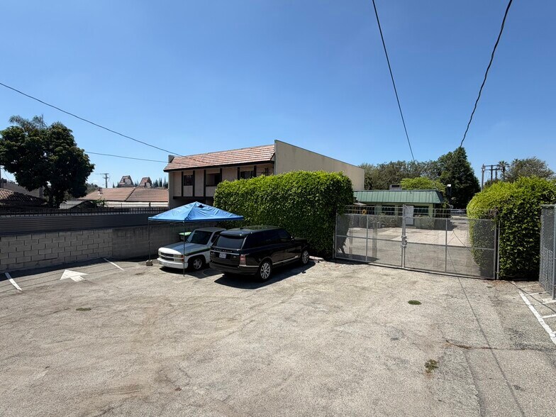 More Photos Of 480 S Rosemead Blvd, Pasadena Office For Sale