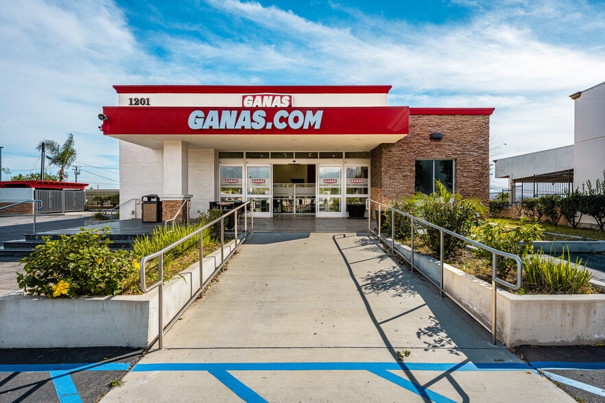 More Photos Of 1153 W Holt Blvd, Ontario Auto Dealership For Sale