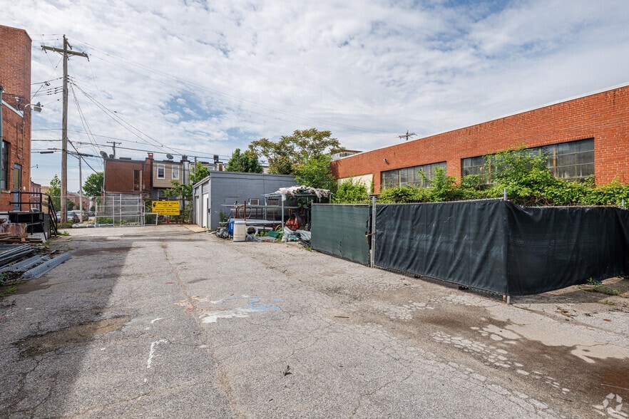 More Photos Of 3021-3027 E Madison St, Baltimore Light Manufacturing For Lease