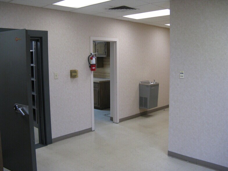 More Photos Of 403 Nash St, Louisburg Bank For Lease