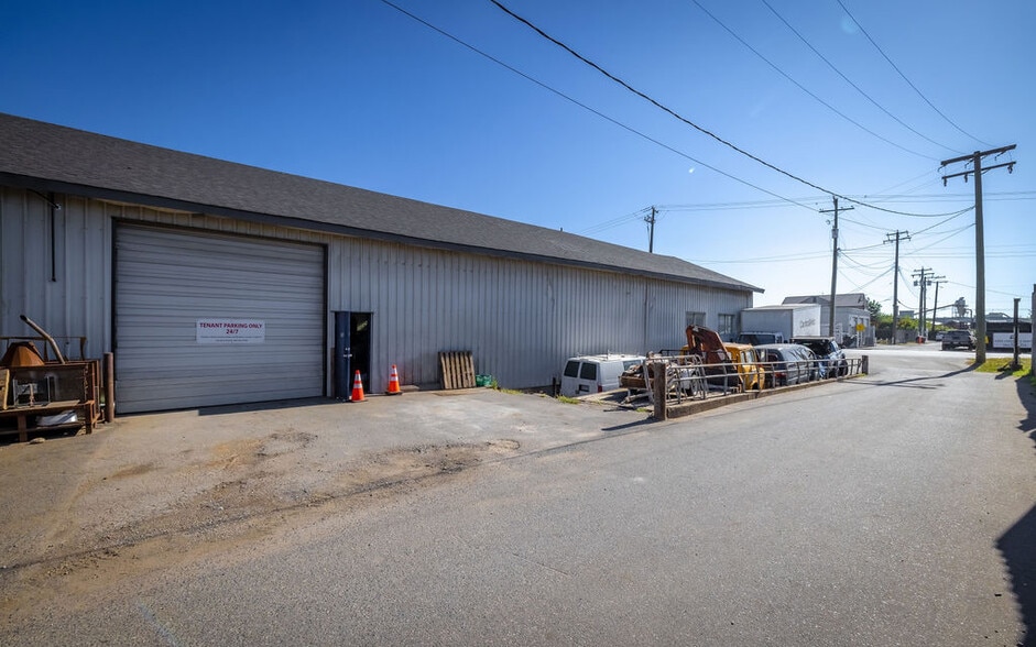 More Photos Of 11951 Mitchell Rd, Richmond Warehouse For Lease