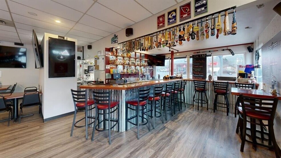 More Photos Of 509 Diagonal St, Clarkston Bar For Sale