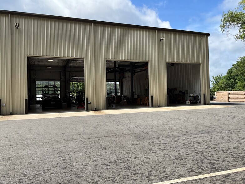 More Photos Of 804 Harmony Rd, Eatonton Showroom For Sale