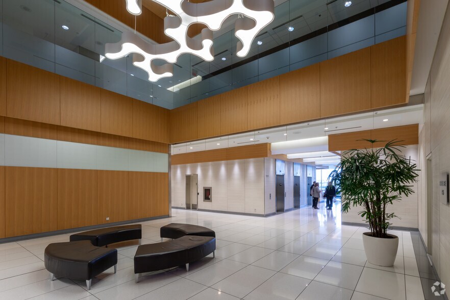 More Photos Of 200 Granville St, Vancouver Office For Sale