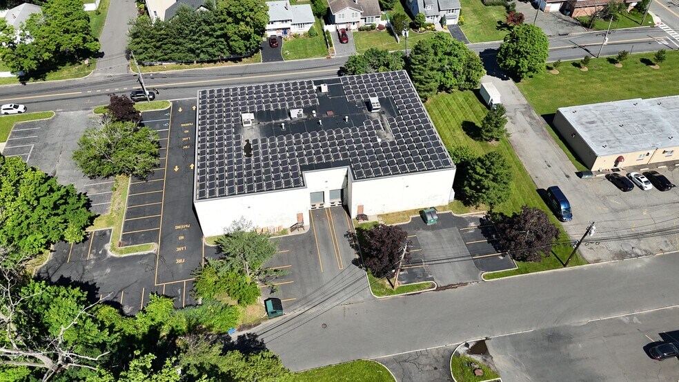 More Photos Of 190 Veterans Dr, Northvale Distribution For Sale