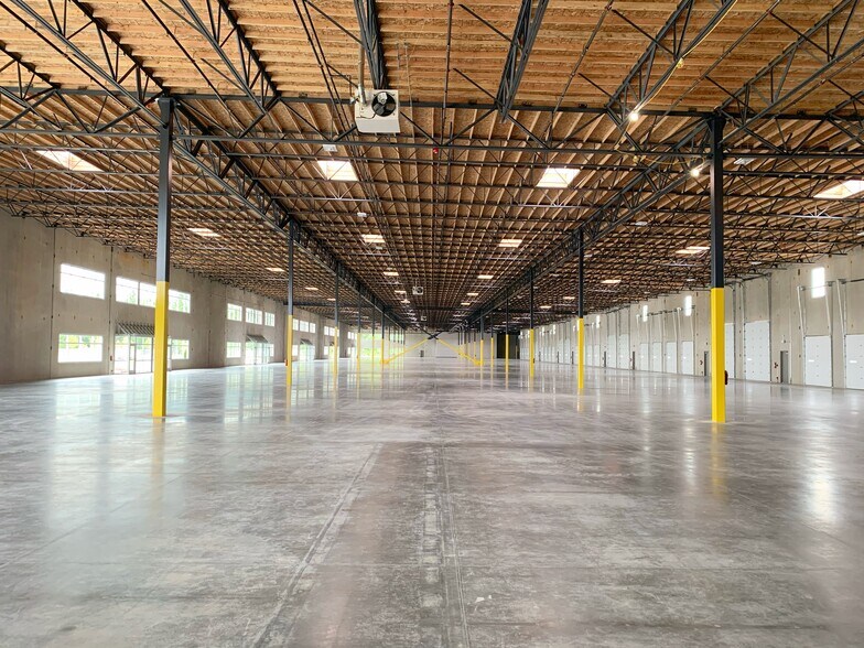 More Photos Of 4000 156th St NE, Marysville Distribution For Lease